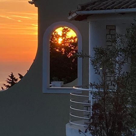 Villa Alibertini Agios Gordios  Buitenkant foto