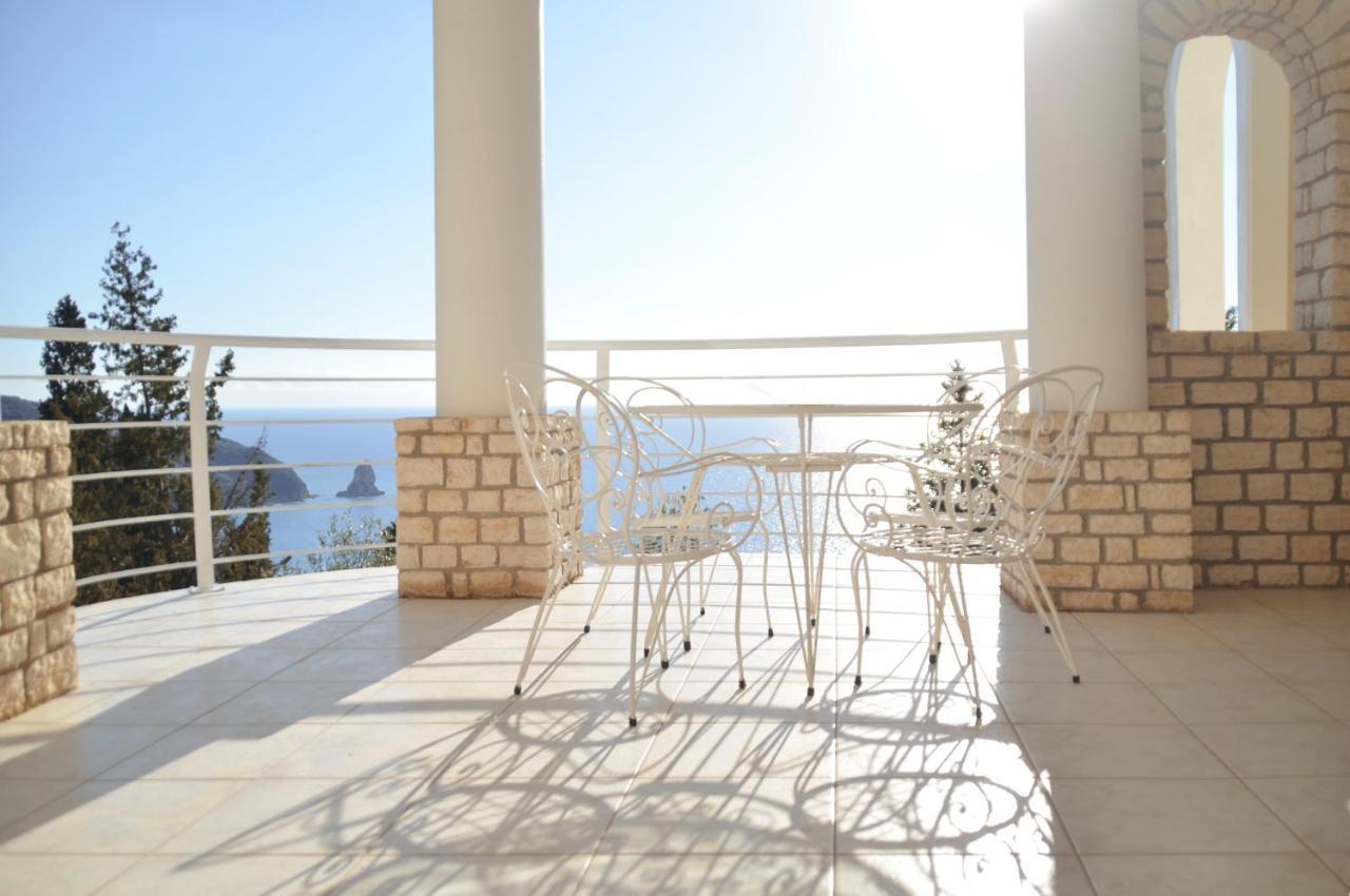 Villa Alibertini Agios Gordios  Buitenkant foto