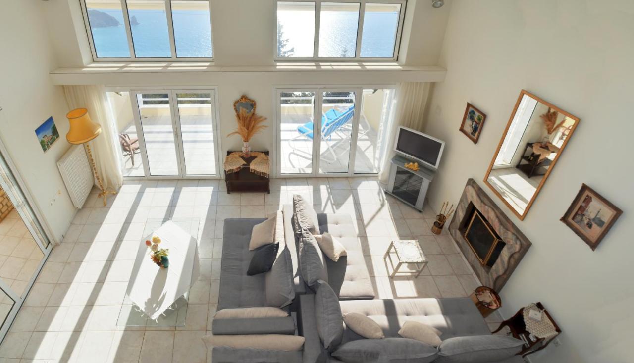 Villa Alibertini Agios Gordios  Buitenkant foto