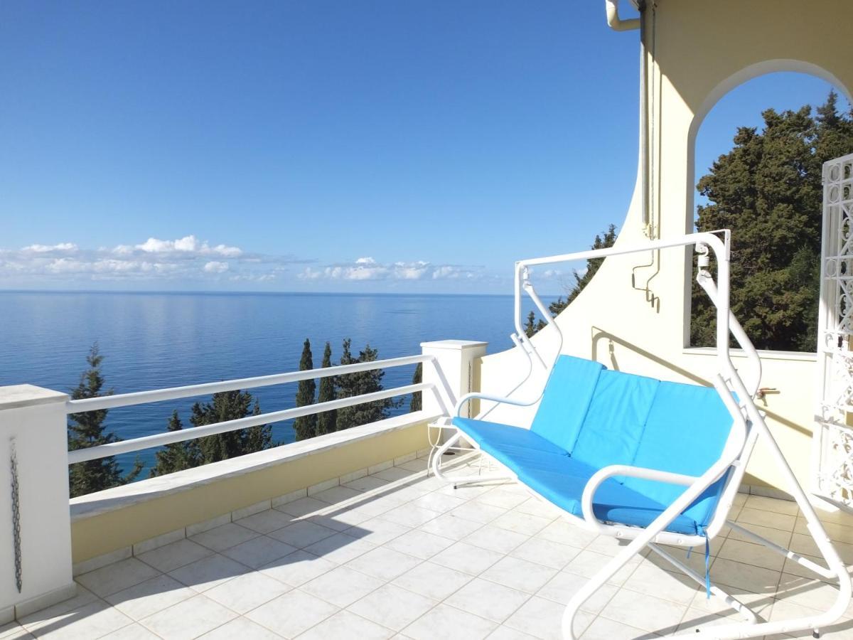 Villa Alibertini Agios Gordios  Buitenkant foto