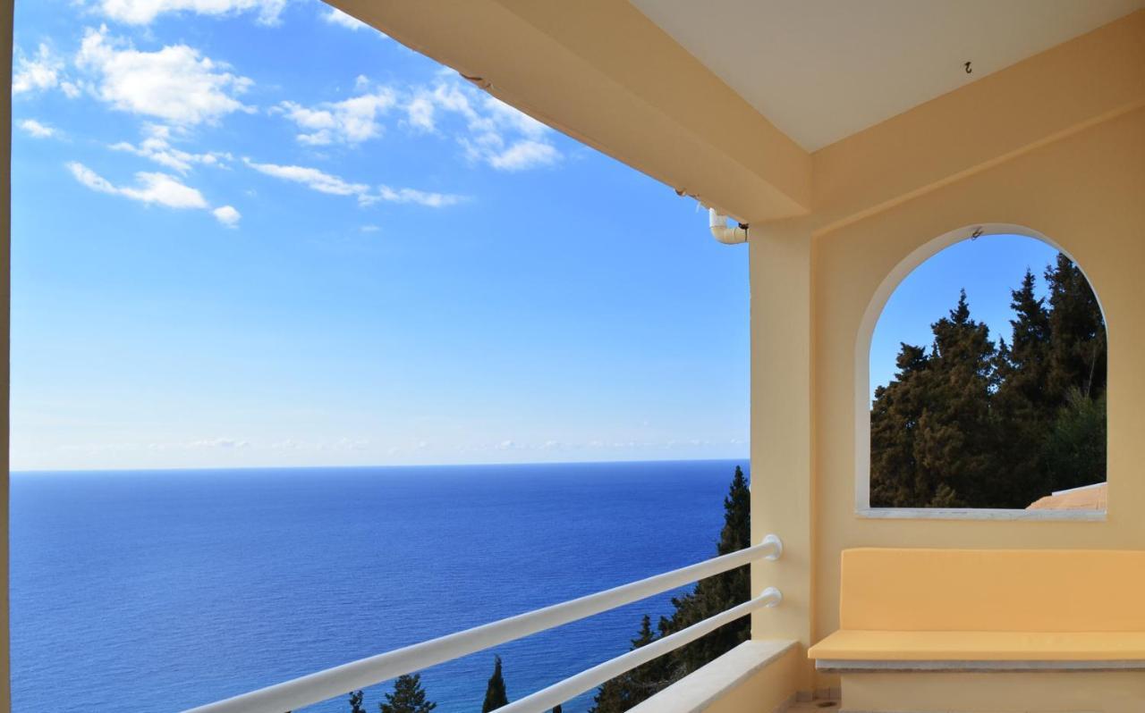Villa Alibertini Agios Gordios  Buitenkant foto