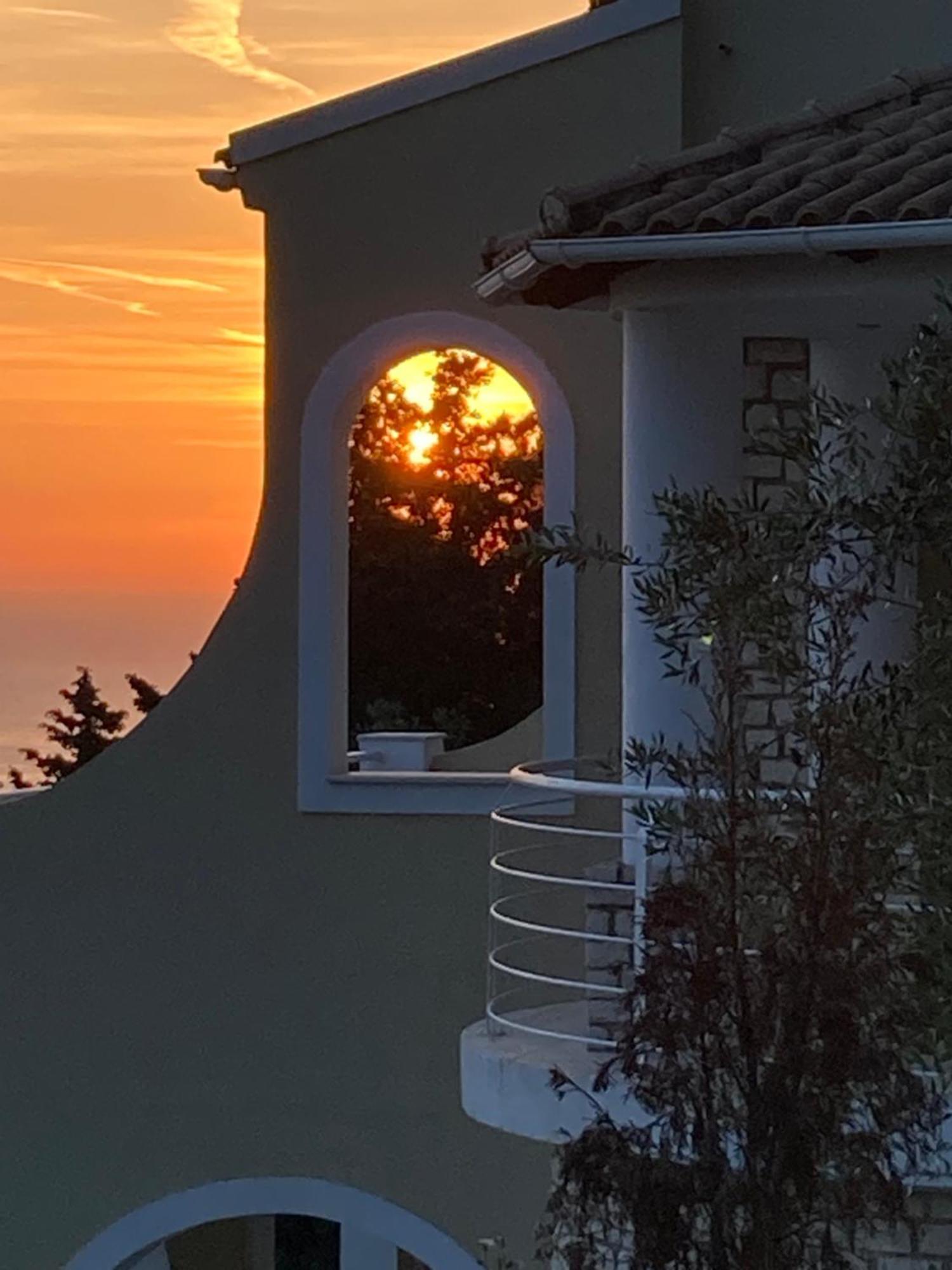 Villa Alibertini Agios Gordios  Buitenkant foto